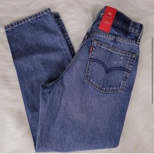 Size 28 Levi’s